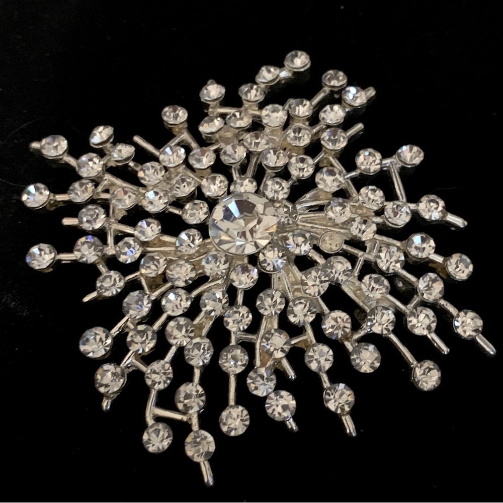 Prong Set Rhinestone starburst brooch